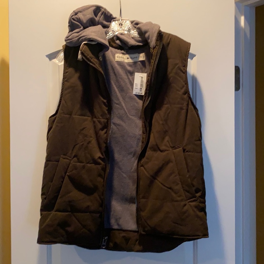 Normal Brand Hooded quilted Vest small NWT